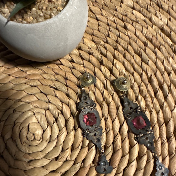 Banana Bob Vintage Earrings - Picture 4 of 5